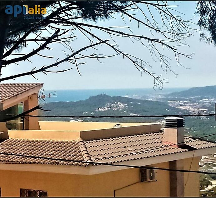 PARCELA EN ROCA GROSSA CON VISTAS LATERALES AL MAR