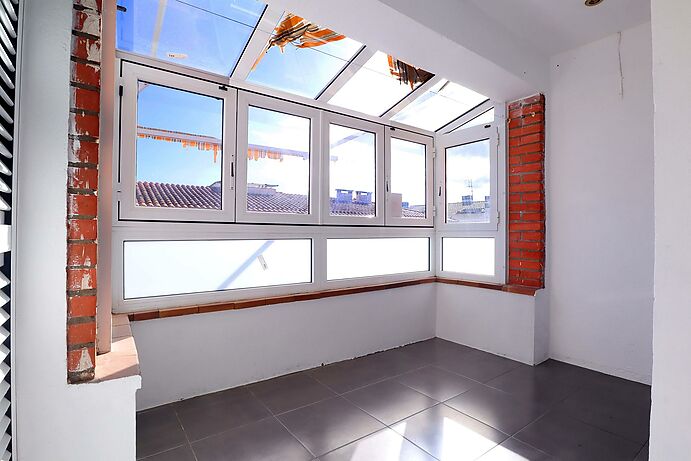 Soleado, apartamento con terraza. PRODUCTO APAIALIA